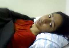 زن گانال سگسی روی مدفوع